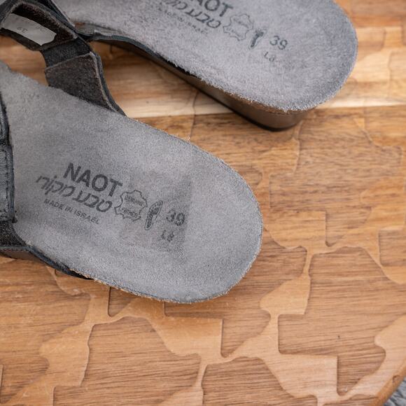 NAOT Royalty Black/Grey Banded Wedge Sandals Size 39 Euro 8 US - Picture 6 of 7